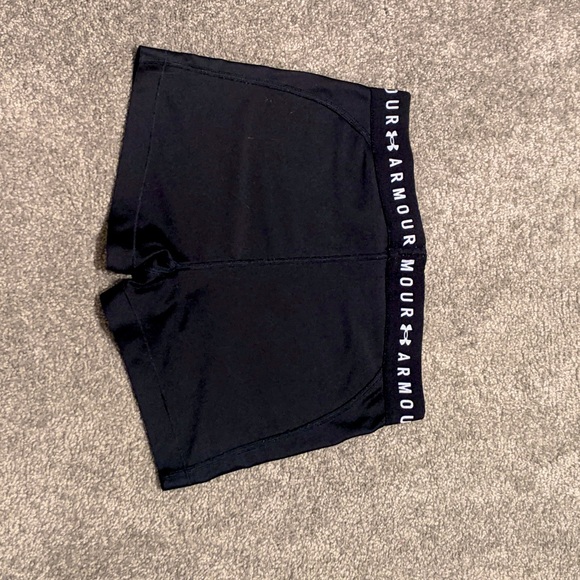 Under armour shorts - Picture 2 of 3